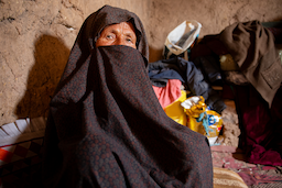 high woman RS28017_286A4426