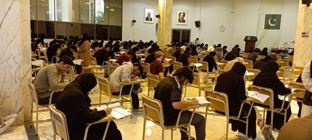 پاکستان له افغان طبي محصلینو غوښتي چې افغانستان ته ستانه شي Medium